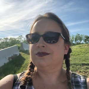 Meet your Posher, Dana